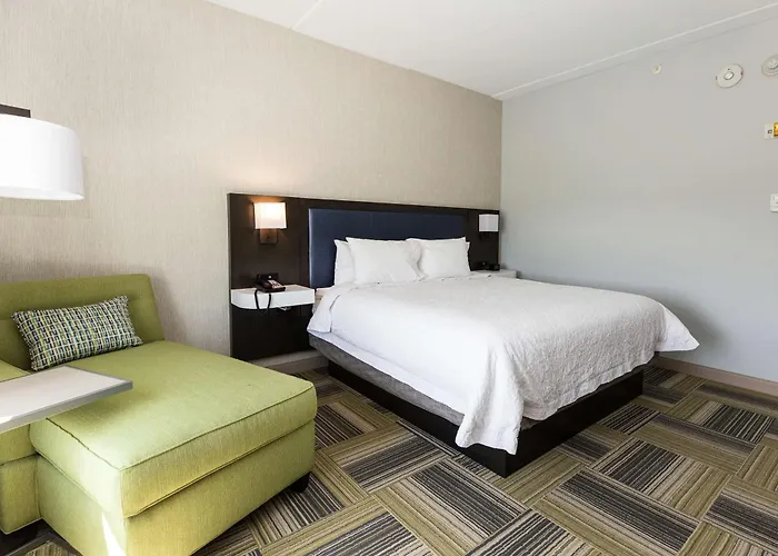 Hampton Inn & Suites Syracuse North Airport Area