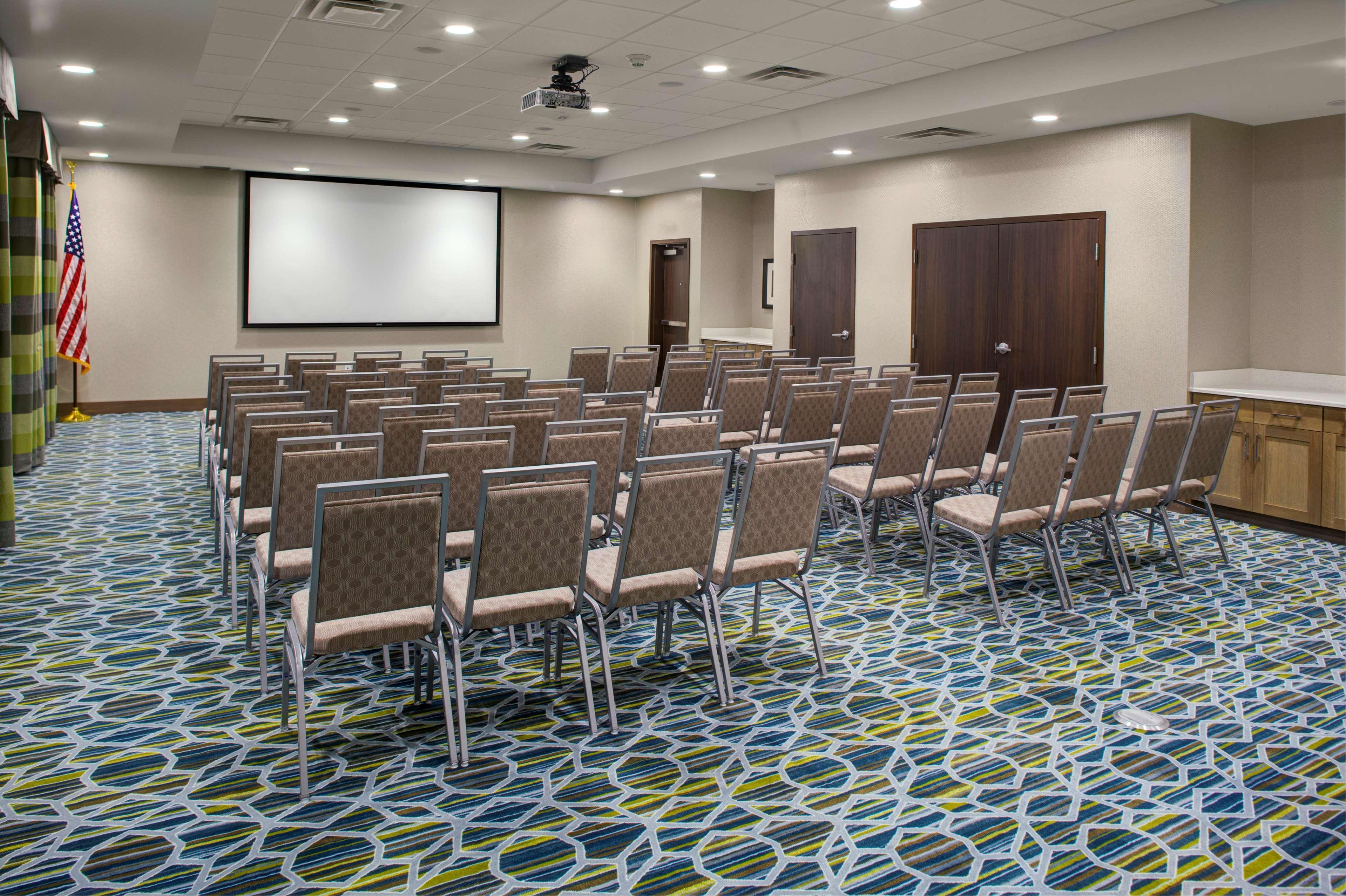 Hotel Hampton & Syracuse North Airport Area North Syracuse